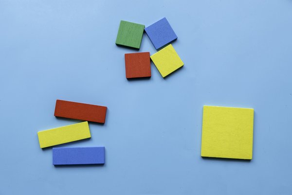 Comment gérer les troubles du comportement nocturne chez un chat de race Selkirk Rex ?